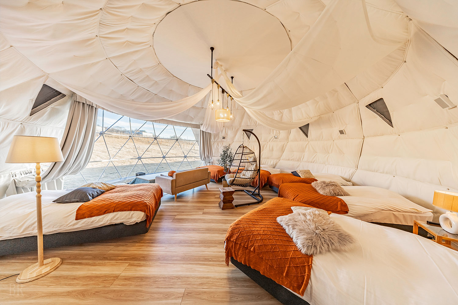 デラックスドーム