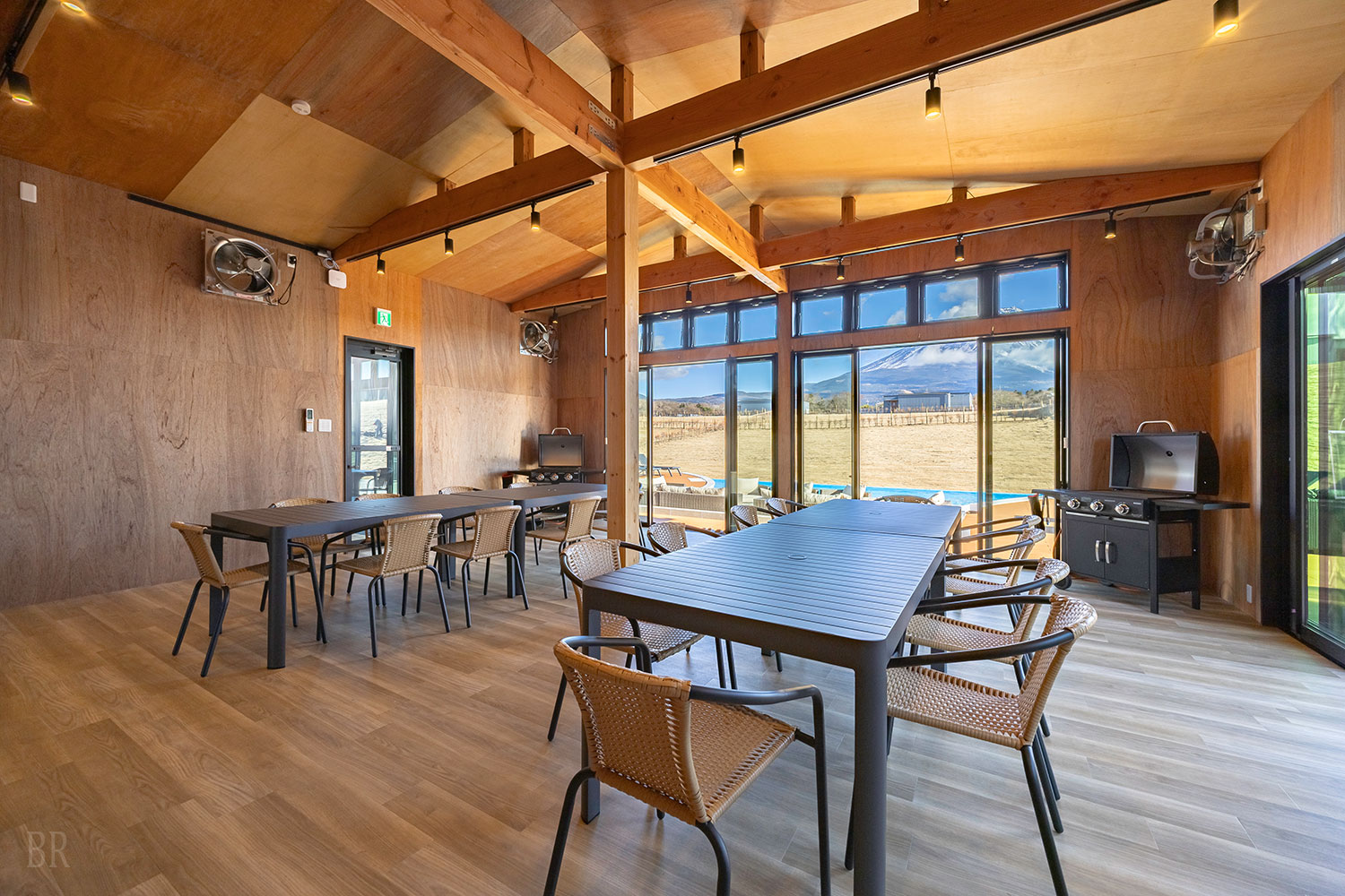 ラグジュアリーツインドーム